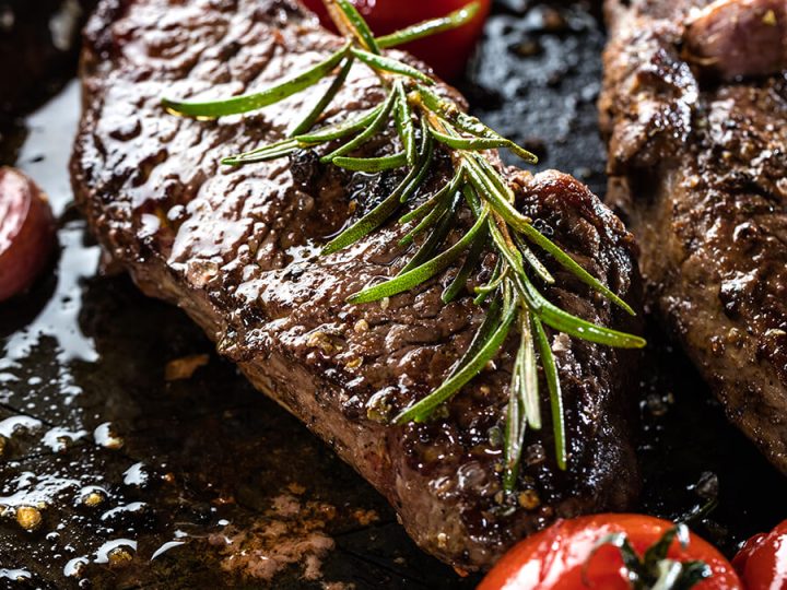 https://www.gloriousrecipes.com/wp-content/uploads/2022/07/Pan-seared-Angus-beef-steak-5-720x540.jpg